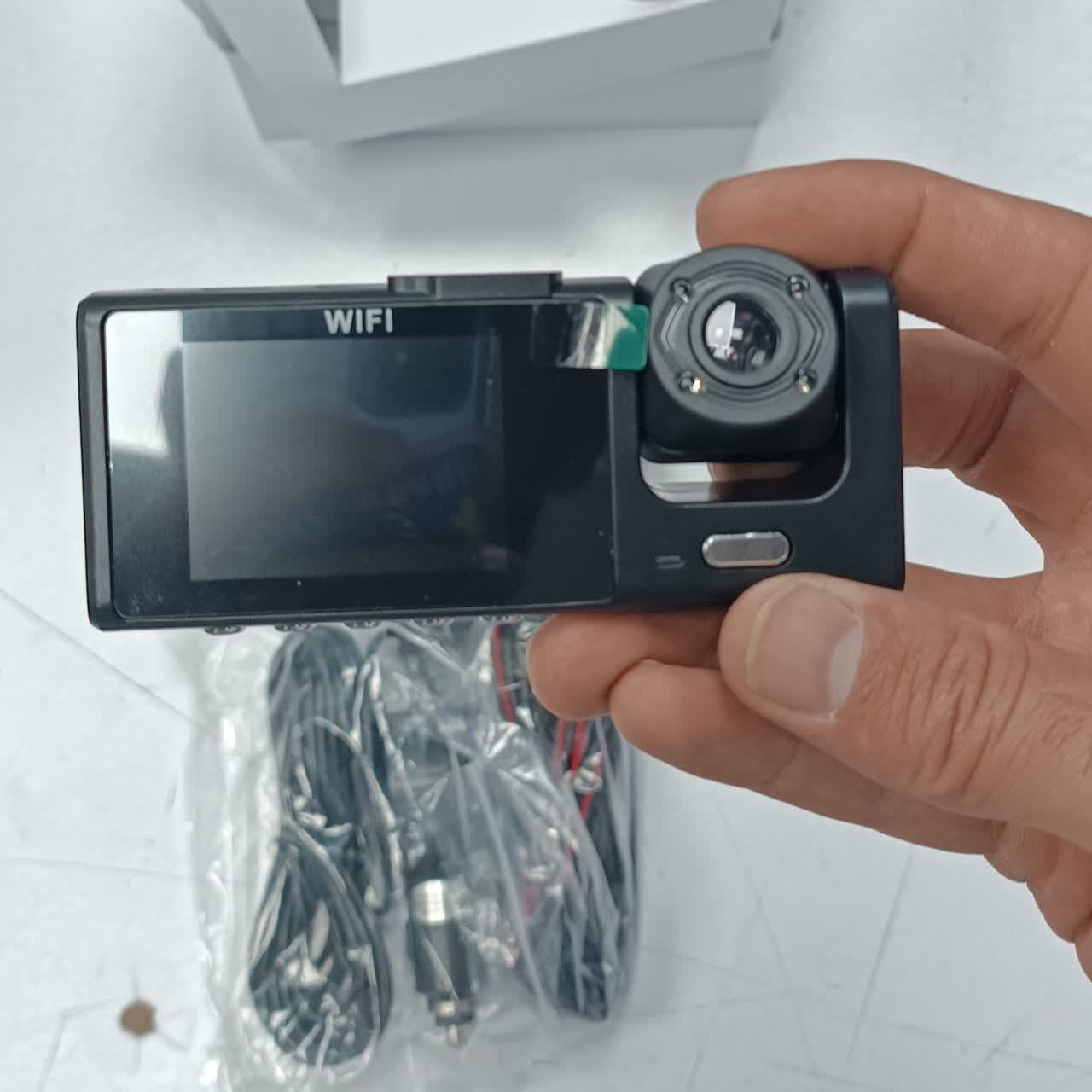 دوربین ثبت وقایع سه لنز سه تصویر مانیتور دار WIFI برند HOTKAM - تصویر 3